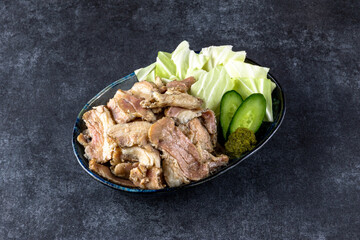 豚バラ肉の炭火焼　Charbroiled pork belly