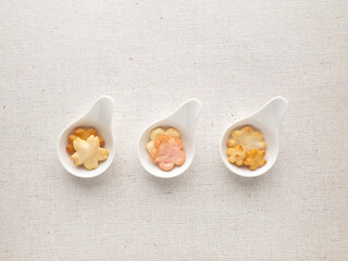 お花モチーフのあられ