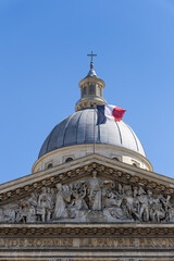 Fototapeta premium Le Panthéon, monument parisien, est un lieu de mémoire nationale.