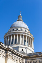 Obraz premium À Paris, le Panthéon représentant un emblème historique de la France.