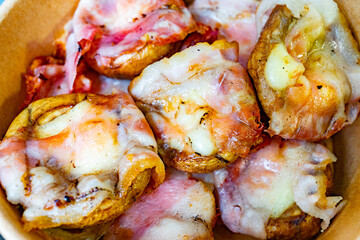 Cheesy bacon-topped baked mushrooms for a savory treat