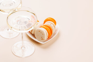 Pairing of champagne and delicate macaroons