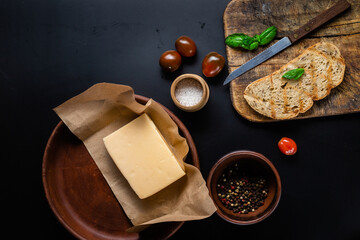 crouton with cheese and tomatoes
