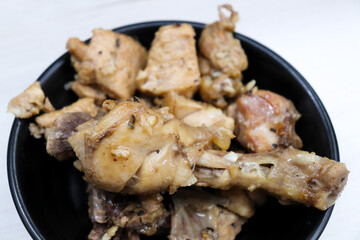 Succulent lemon garlic chicken, marinated in zesty lemon juice, fresh garlic, and herbs, then perfectly pan-seared or baked to golden perfection. bursting with flavor in every bite.