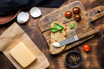 crouton with cheese and tomatoes