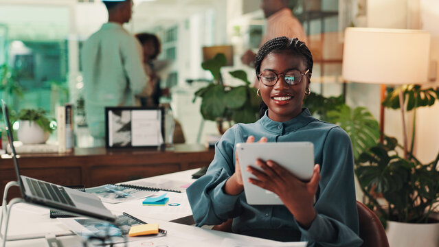 Business, tablet and woman in workplace, smile and connection with ad agency, network and social media. Person, employee and sales consultant with tech, funny meme and stats for profit growth and app - Powered by Adobe
