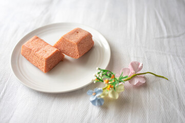 お皿に乗ったバウムクーヘン