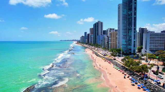 Cidade do Recife no estado de Pernambuco Visto de cima com drone 4k - Praia de Boa Viagem