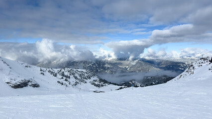 Obraz premium view from top of whistler mountain in British Columbia
