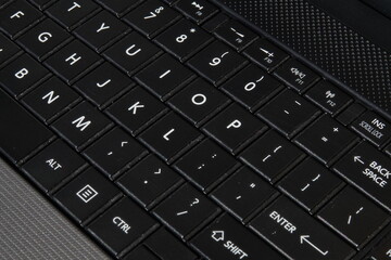 Klawiatura komputerowa w laptopie © tomo81