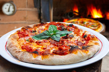 Neapolitan pizza, Italian cuisine