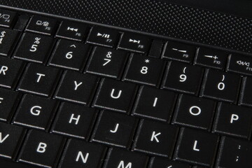 Klawiatura komputerowa w laptopie © tomo81