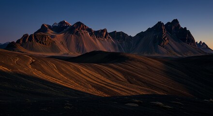 Naklejka premium sunset in the mountains