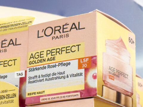 L'or&eacute;al age perfect golden age cream packaging with rejuvenating ros&eacute; formula