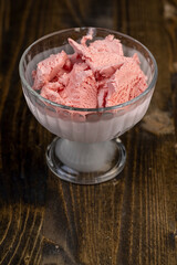 ice cream with berry flavor and smell, natural ice cream with added strawberry flavor