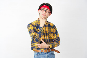 アキバ系の男性　想像する　白背景