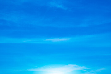 Obraz premium Panorama of cloud clear sky background for summer vacation concept at ocean and summer sea water with sunlight of beautiful cloudy 