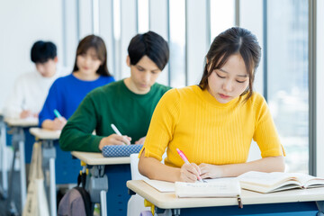 大学生, 大学, 学生, 生徒, 日本人, 人物, 若い, 笑顔, 男性, 女性, 男女,...