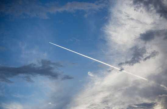 Vapour Trail in the Sky