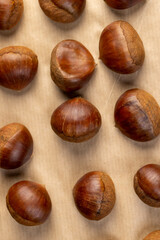 preparation by cutting the shells of edible chestnut nuts