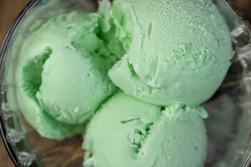 ice cream with mint flavor and smell, natural ice cream with mint