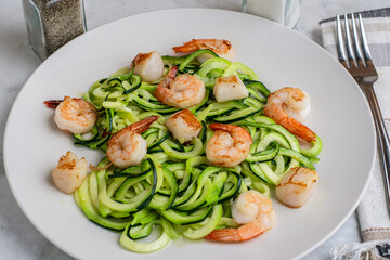 zucchini noodles with scallops and shrimp
