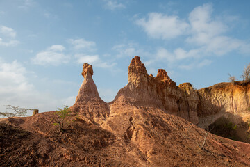 Depresja Marafa (Hell's Kitchen) okolice Malindi, Kenia, Afryka. Nazwę zawdzięcza temperaturze, która panuje we wnętrzu tego wąwozu. Został on stworzony przez wiatr i deszcz w ciągu tysiącleci. © Kamil_k2p