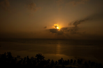 magiczny wschodniej∂ słońca nad oceanem indyjskim, Kenia, Afryka