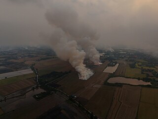 Climate change, Agriculture burning release carbon	