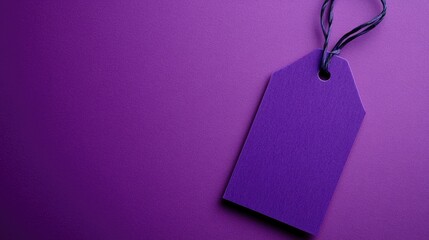 Chic Purple Label with a Smooth and Simple Backdrop