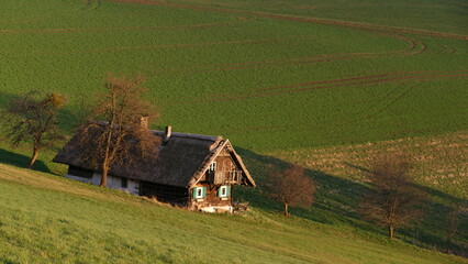 das alte Bauernhaus in eine idyllischen Landschaft!