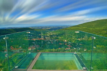 Sky Walk - Sky Bridge Spacer w Chmurach © Matt