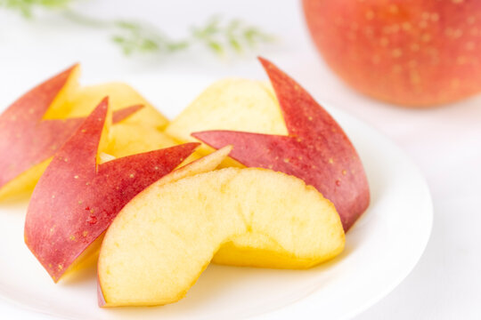 ウサギの形のリンゴ」の写真素材 | 787件の無料イラスト画像 | Adobe Stock