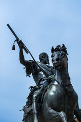 Una statua equestre, monumento ad Alessandro Farnese, inPiazza Cavalli a Piacenza