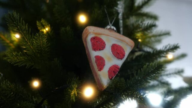 This delightful Pizza Ornament is the perfect unique decoration for your Christmas tree, adding a touch of whimsy to your festive celebrations during the magical holiday season