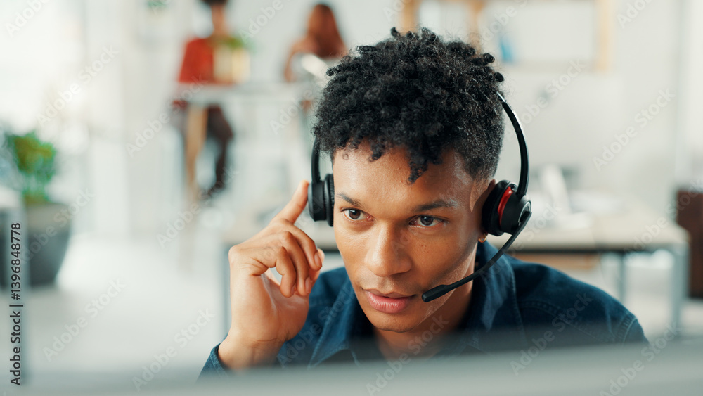 Fototapete computer, contact us and support with man in call center for assistance, help or lead generation. co