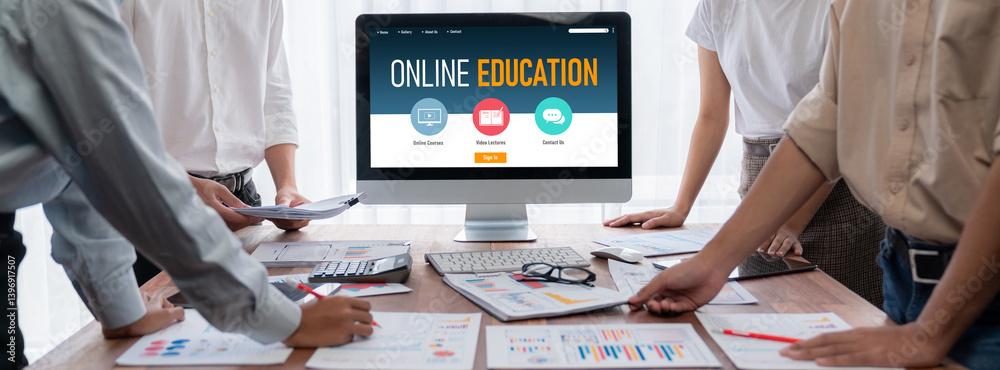 Leinwandbilder e-learning website with brisk sofware for student to study online on the internet network