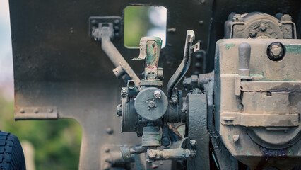 old weapon is an artillery cannon in the war in Ukraine Without soldiers