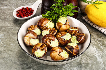 Fresnch escargort with basil butter