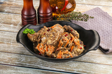 Chicken liver with cream and carrot