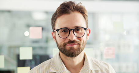 Obraz premium Portrait, glasses and smile with business man in office for schedule coordinator, appointment reminder or idea. Sticky note, calendar and project due date with person in creative startup for planning