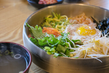 全州の特産品の豆もやしが入った全州ビビンバ