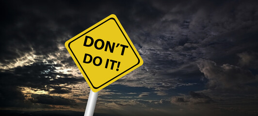 Don't and don't icons. Check mark and cross. Like and dislike the symbols. Positive and negative...