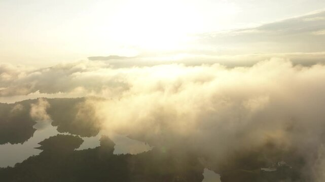 Timelapse of sunrise in Guatape, Colombia