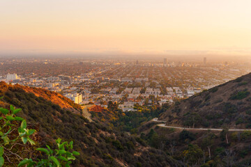 Obraz premium Hiking Trails and Cityscape at Runyon Canyon Park in Los Angeles