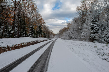 Obraz premium Winter landscape in the mountains, snowy winter landscapes, frosty mornings