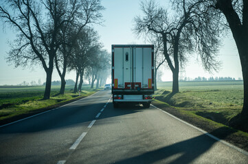 Road transport.  © Tomasz Warszewski