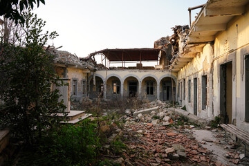 Obraz premium Damaged building in Antakya, Hatay after 6 February 2023 Earthquakes