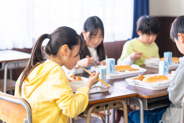 Obraz premium 給食の時間