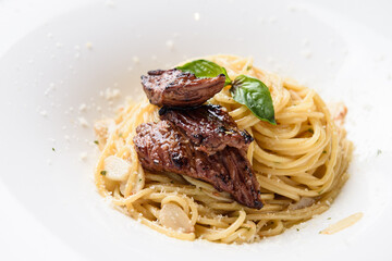 Oil Pasta and Grilled Beef
